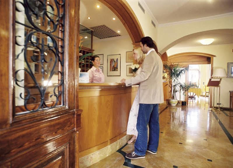 Hotel Ville Bianchi غرادو المظهر الخارجي الصورة